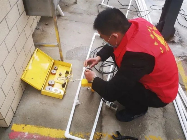 黨建凝聚紅色力量 愛心助學傳遞溫暖